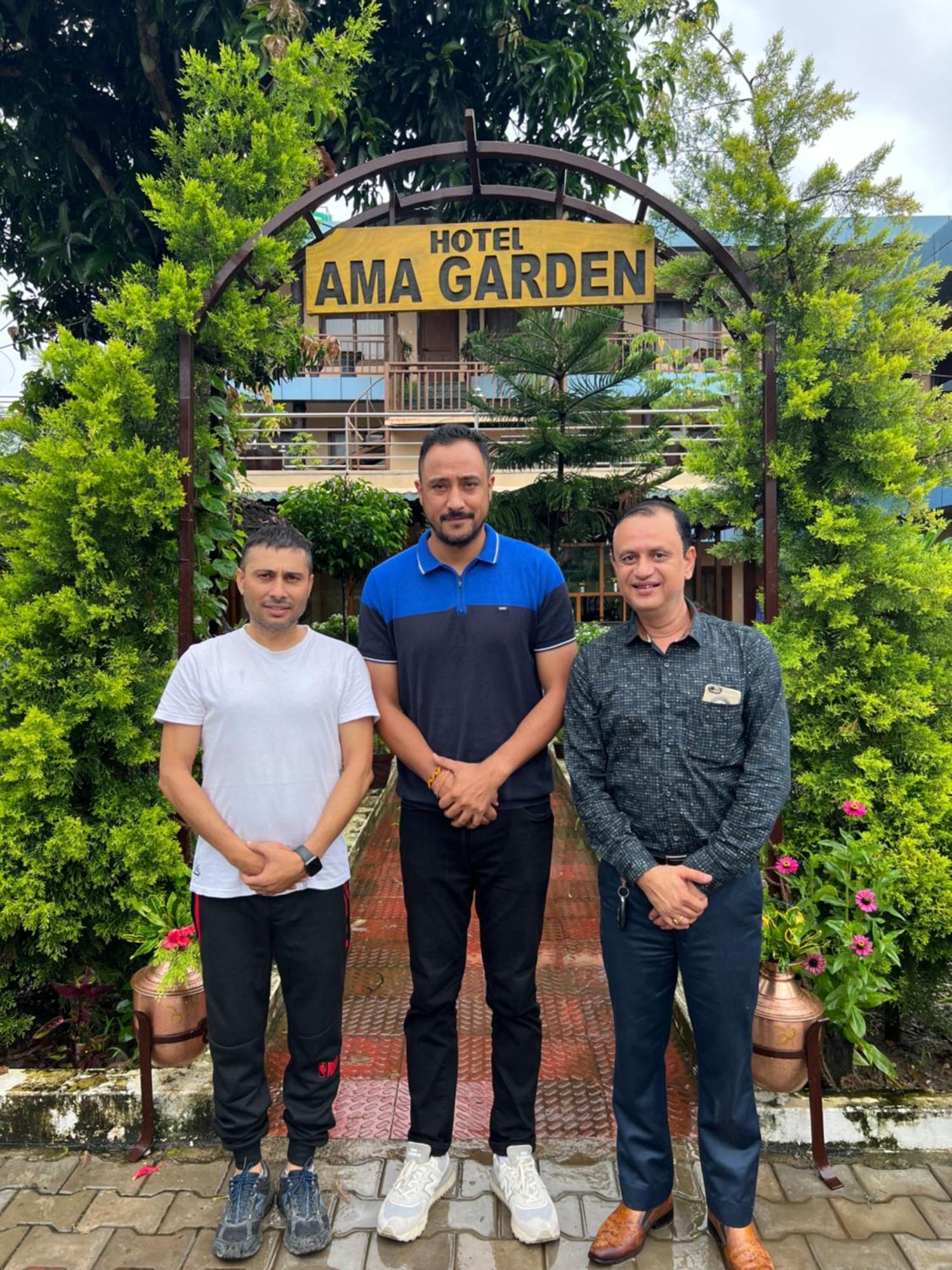 Hotel Ama Garden Sauraha Exterior foto