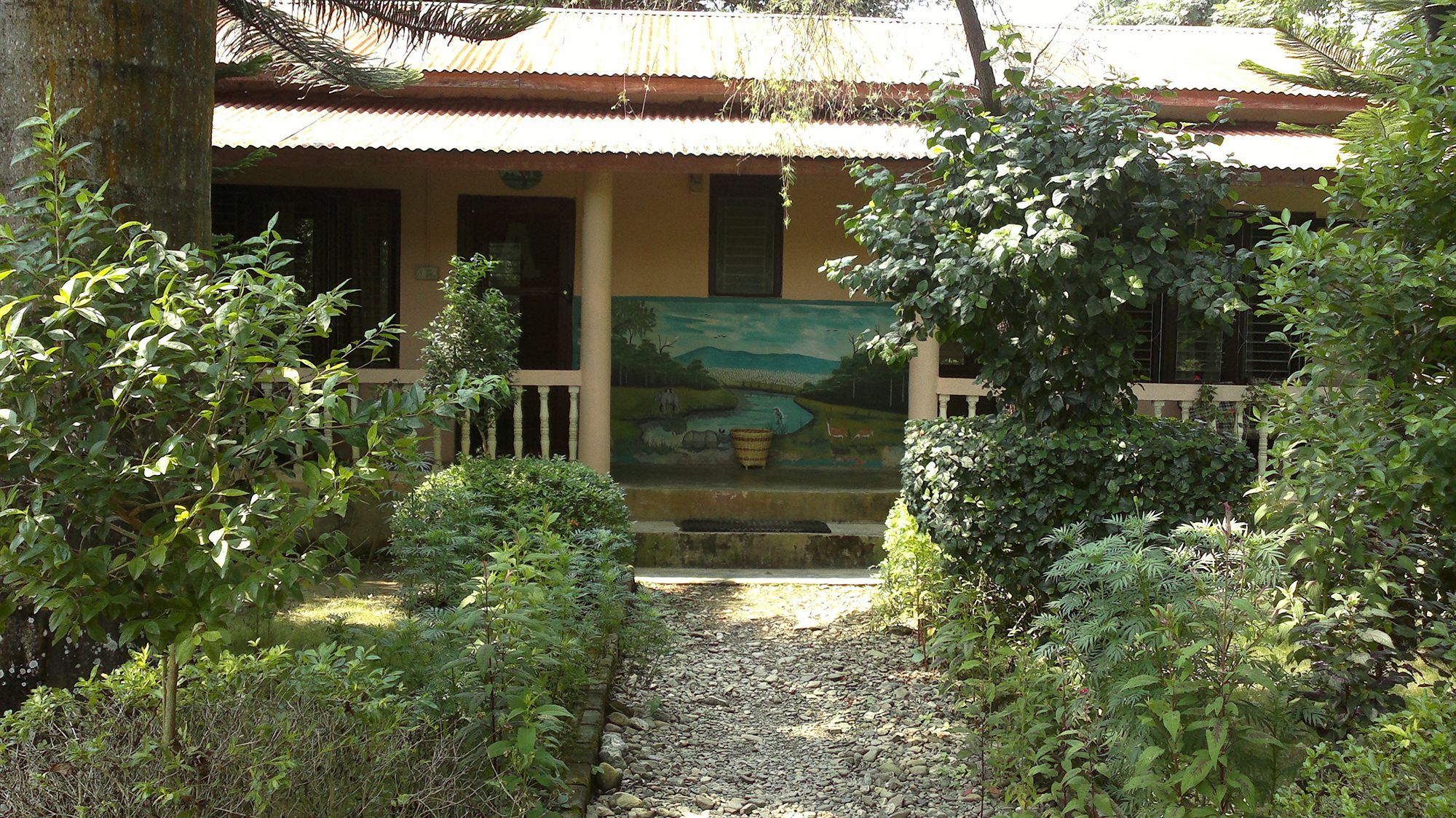 Hotel Ama Garden Sauraha Exterior foto