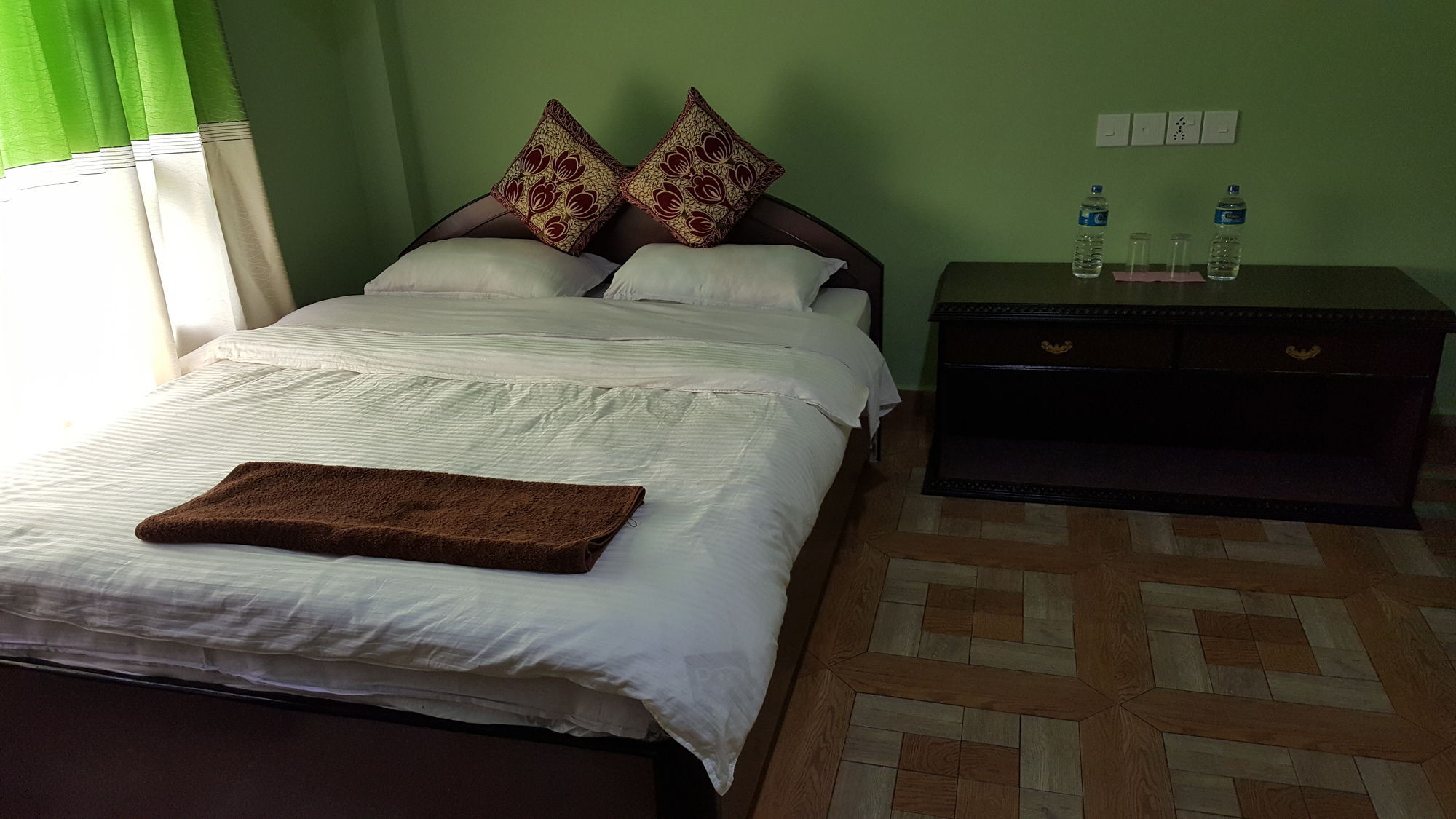Hotel Ama Garden Sauraha Exterior foto