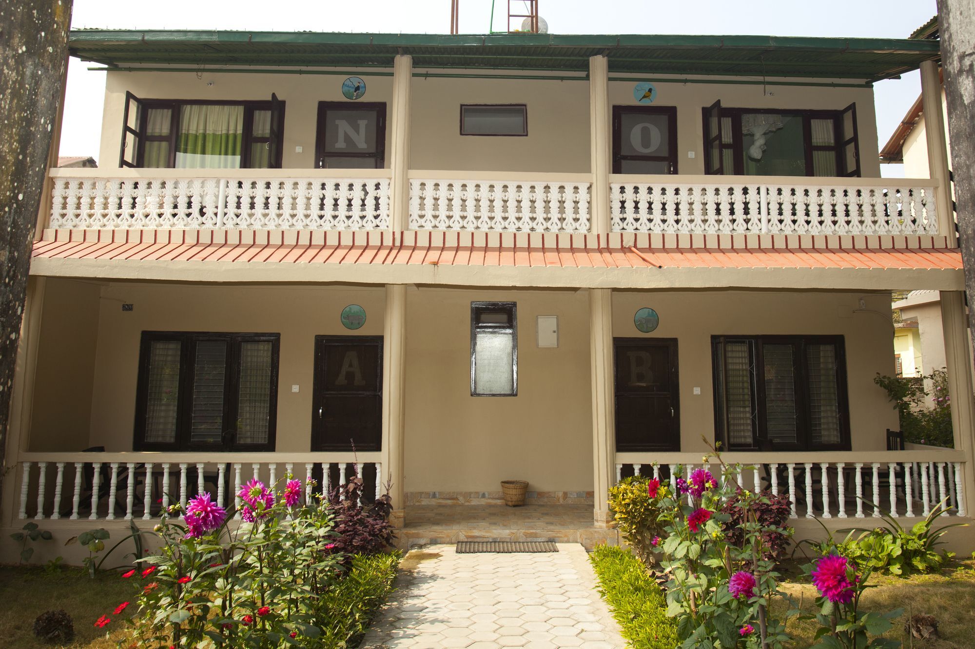 Hotel Ama Garden Sauraha Exterior foto